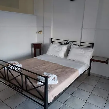 Nostos Lägenhetshotell Mousata