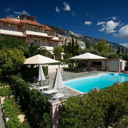 Nostos Lägenhetshotell 4*