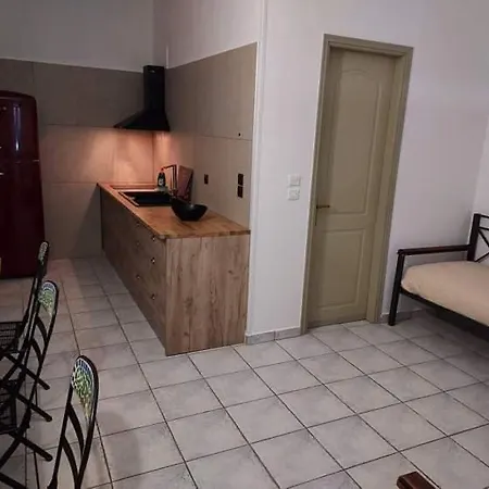 Nostos Aparthotel 4*