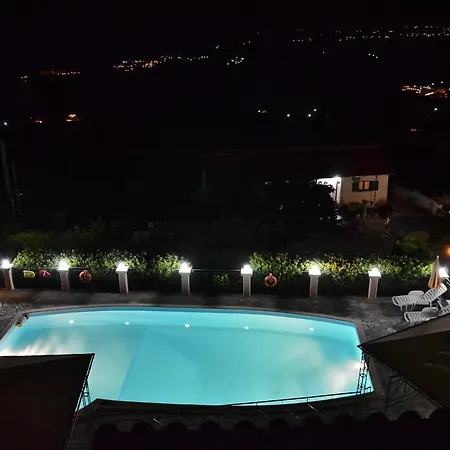 Nostos Aparthotel 4*